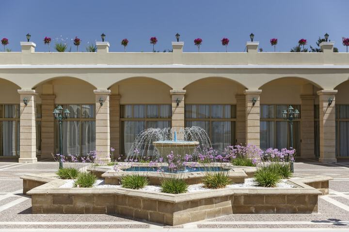 Hotel Exterior 177 of 193