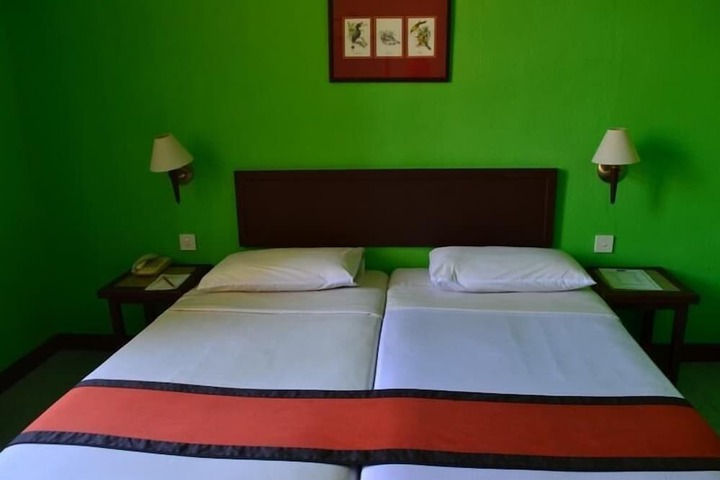 Room 6 of 34