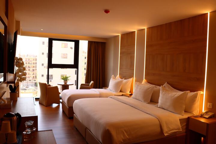 Room 14 of 37