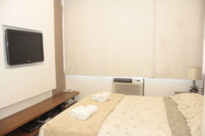 Room 13 of 38