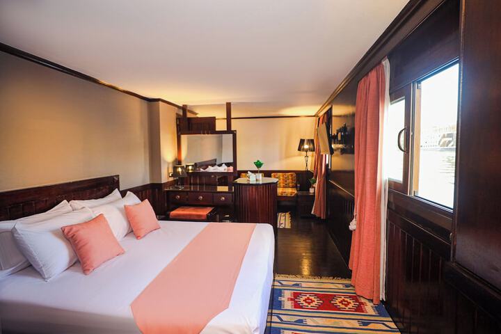 Room 21 of 32