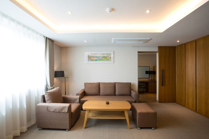 Room 48 of 145