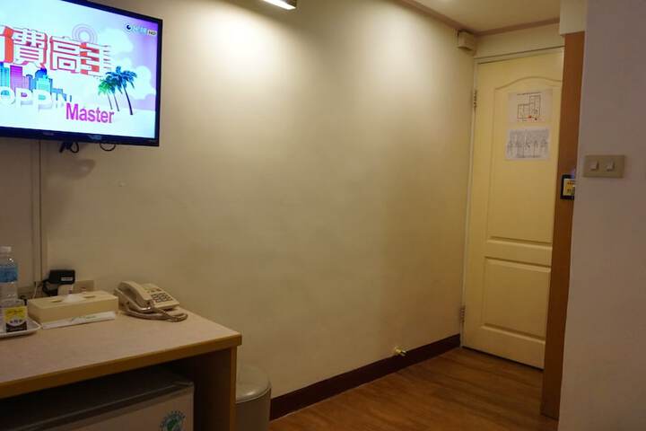 Room 34 of 64