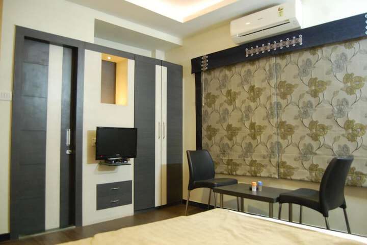 Room 15 of 34
