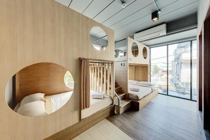 Room 16 of 31
