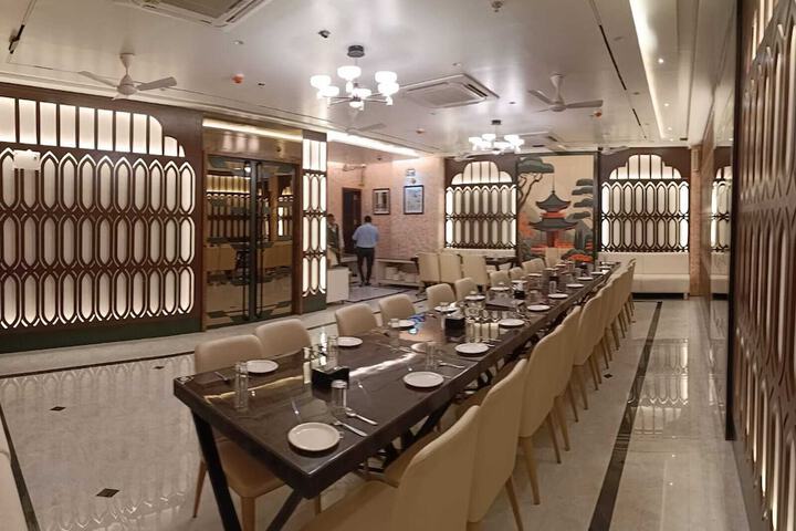 Dining 36 of 38