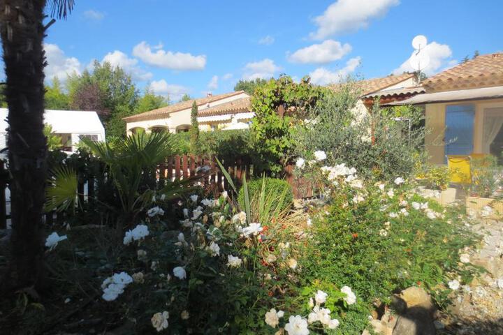 Image of Les Glycines