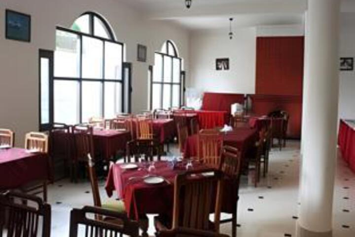 Dining 3 of 14
