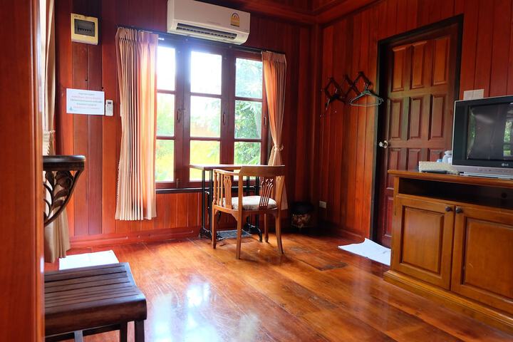 Room 4 of 49