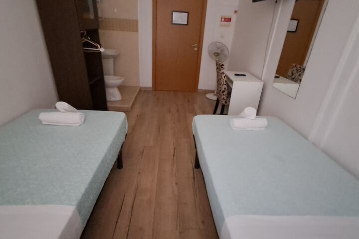 Room 26 of 160