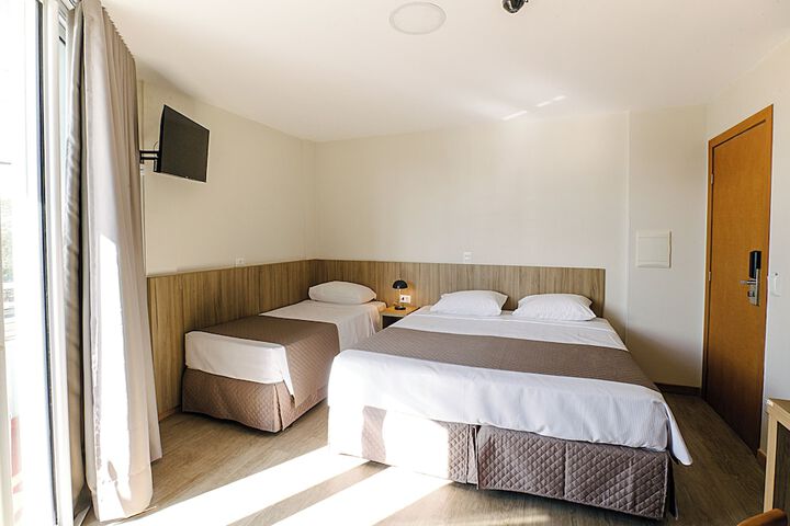 Room 11 of 34