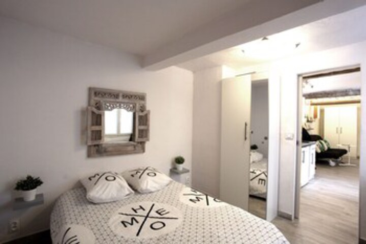 Room 25 of 34
