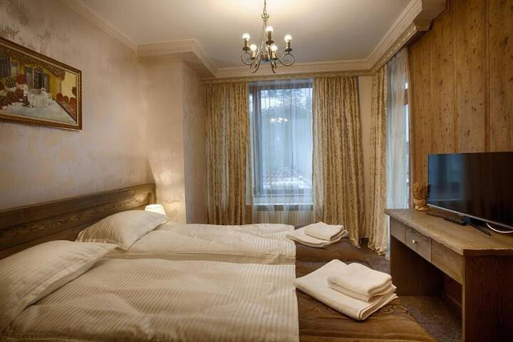 Room 5 of 26