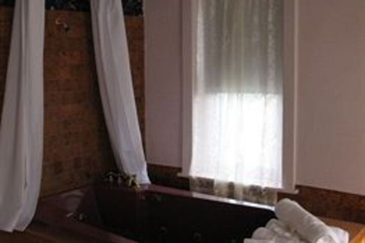Room 3 of 23