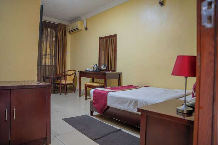 Room 15 of 53