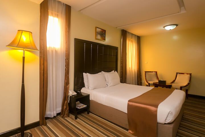 Room 27 of 149