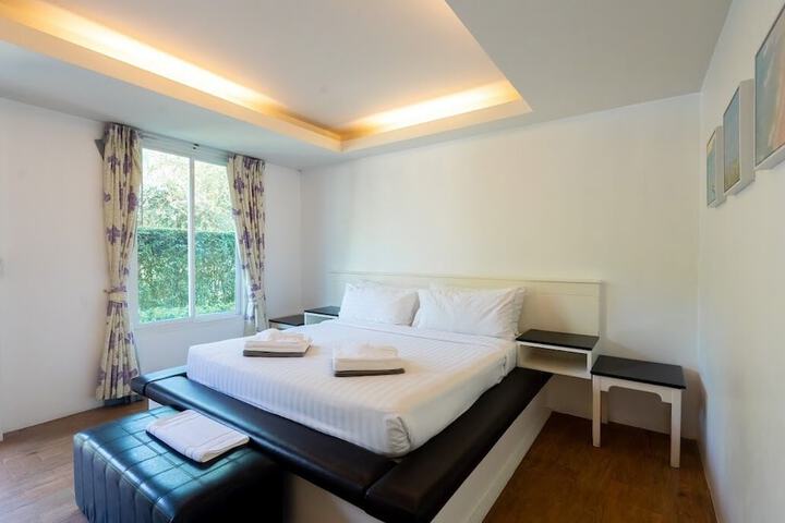 Room 4 of 112