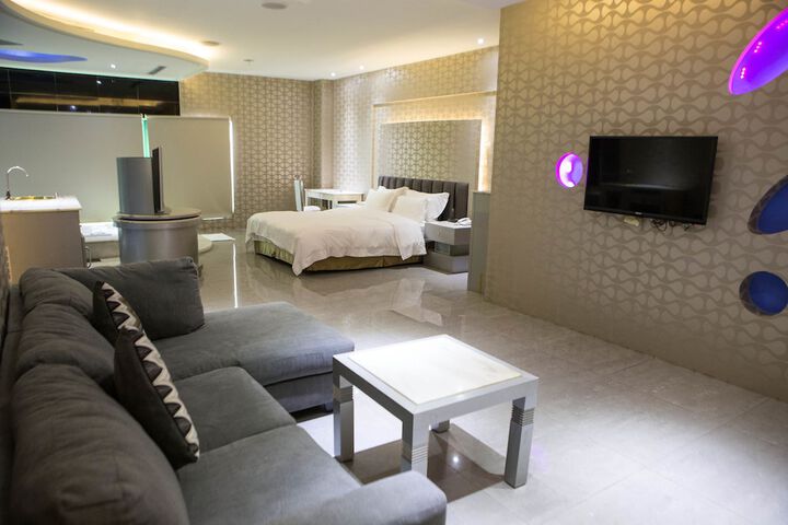 Room 46 of 79