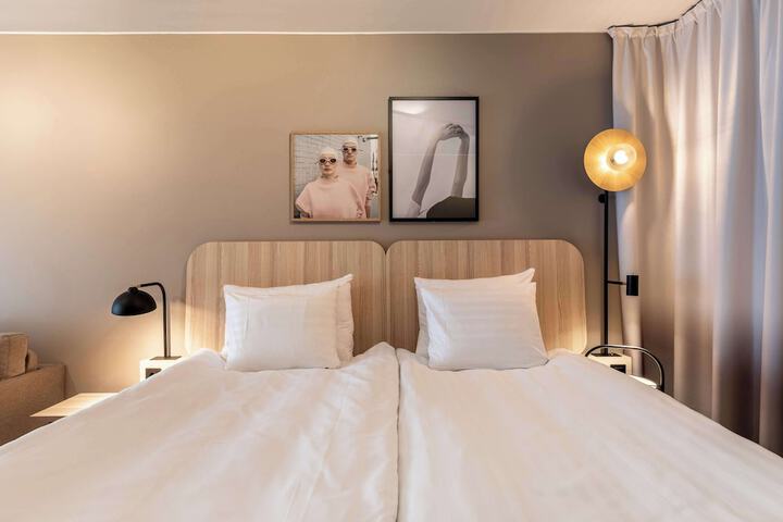Room 21 of 84