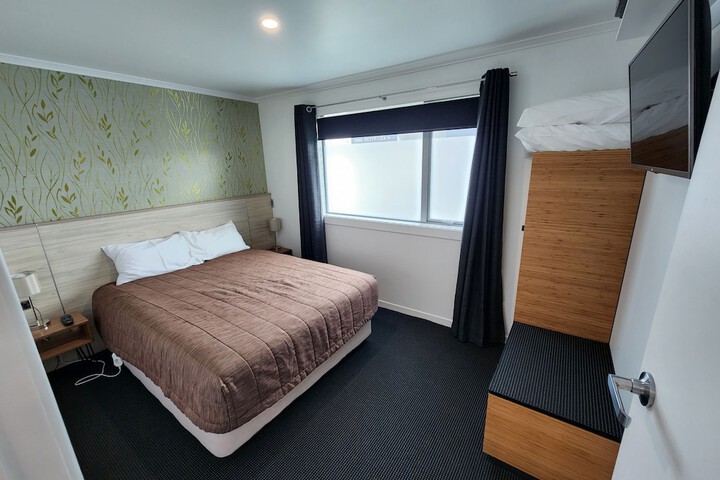 Room 6 of 47