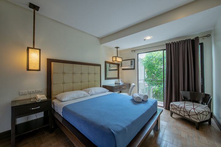 Room 15 of 37