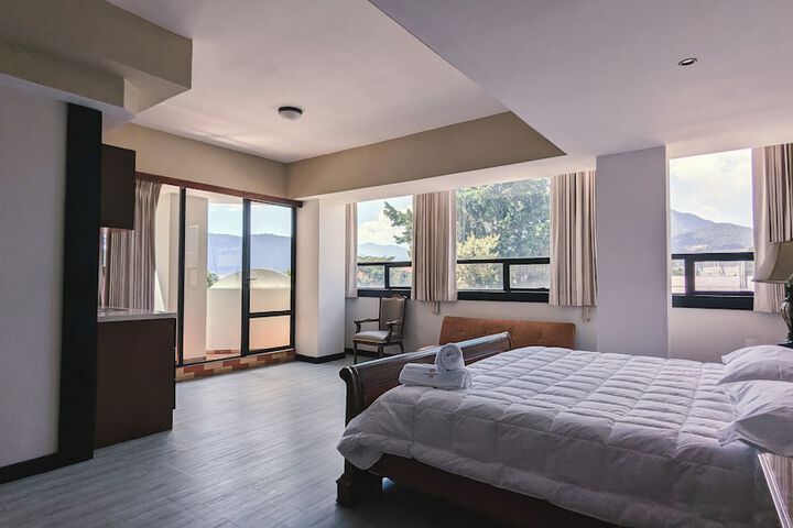 Room 27 of 51