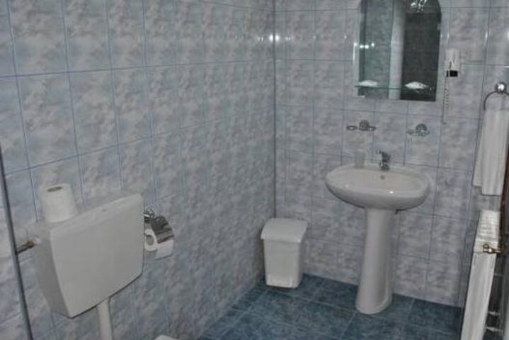 Photo 10