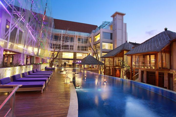 Pool Hotel