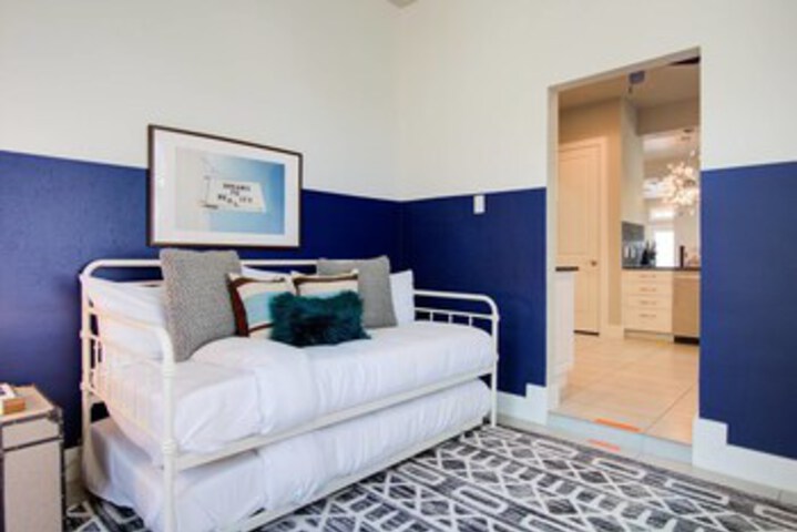 Room 53 of 63