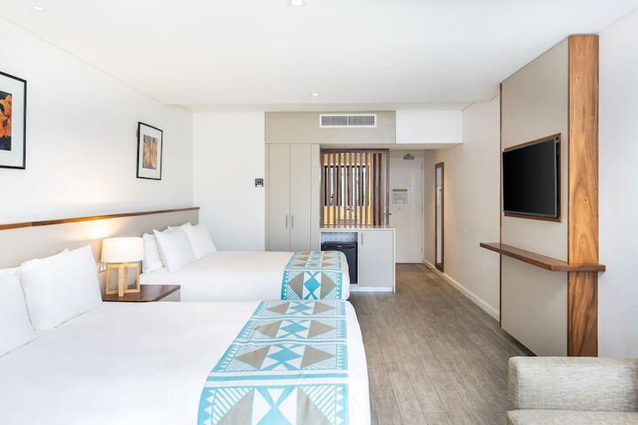 Room 30 of 106