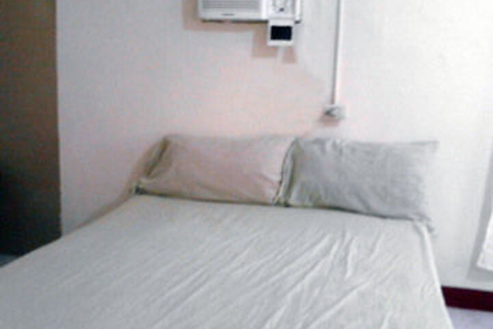 Room 11 of 24