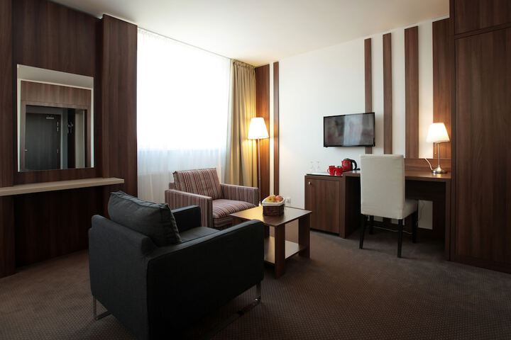 Room 11 of 49