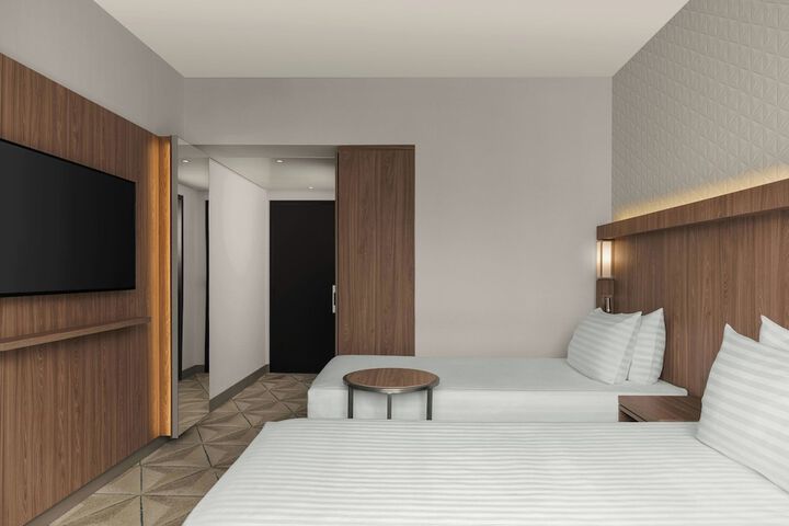 Room 34 of 128