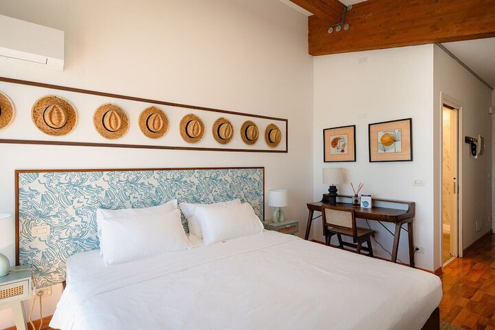 Room 5 of 22