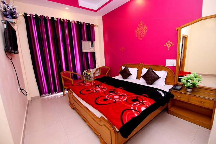 Room 10 of 35