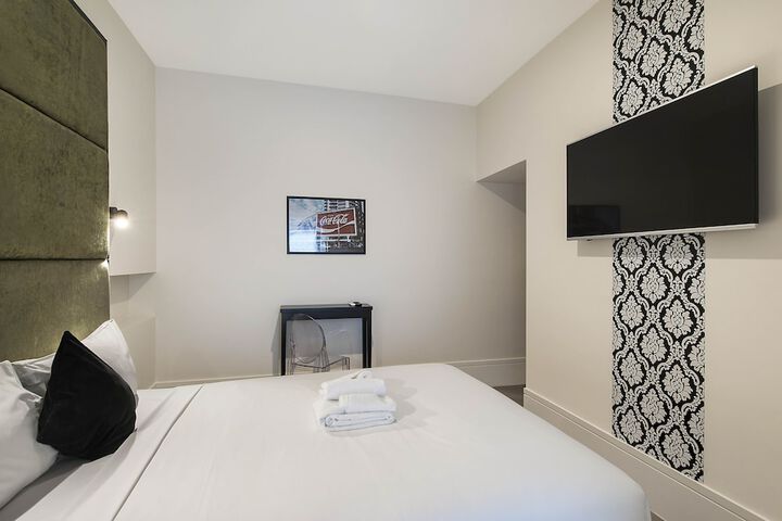 Room 8 of 39