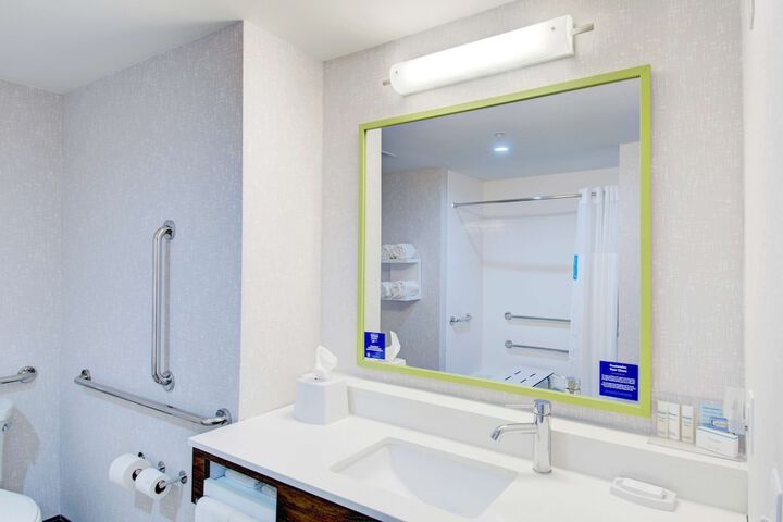 Bathroom shower