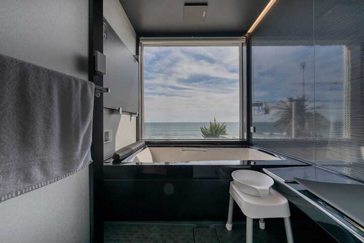 Room 16 of 24