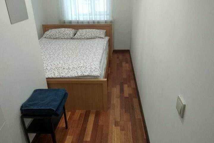 Room 4 of 15