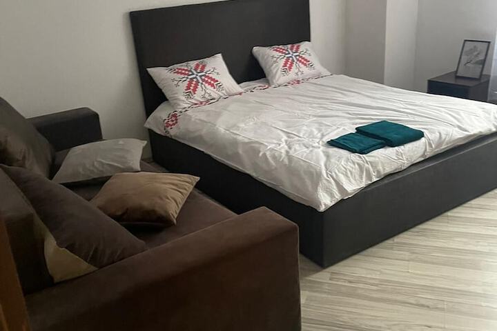 Room 15 of 35
