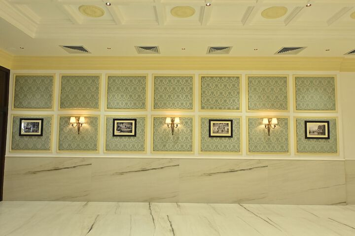 Ballroom/Hall 121 of 161