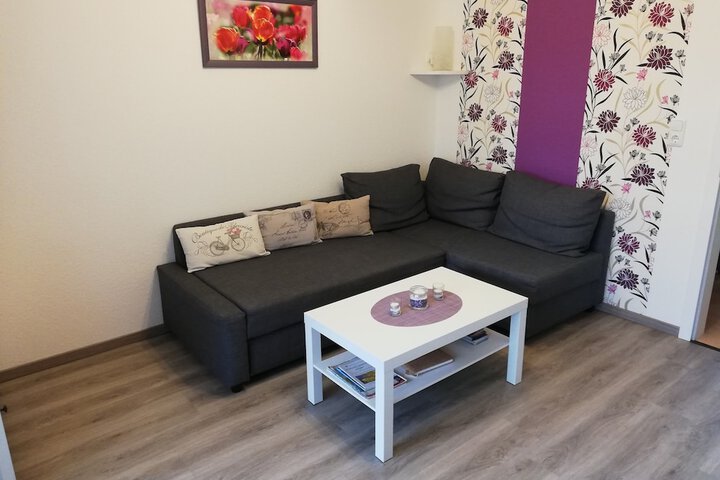 Room 10 of 27