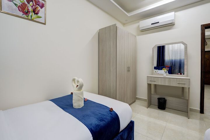 Room 8 of 24