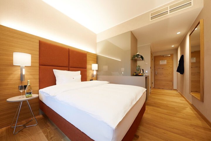 Room 14 of 68