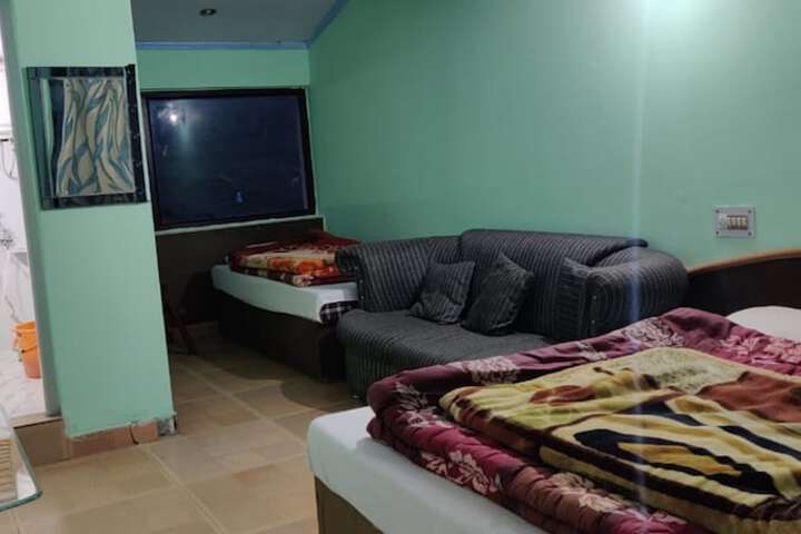 Room 6 of 6