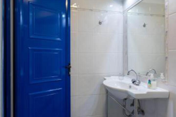 Room 65 of 69