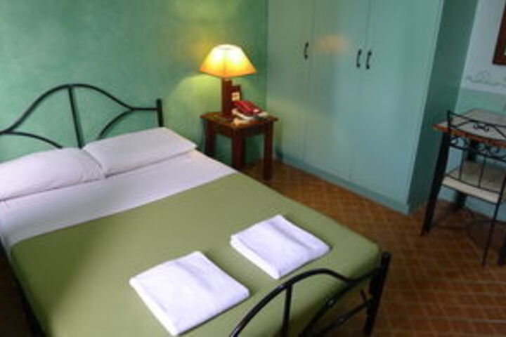 Room 21 of 74