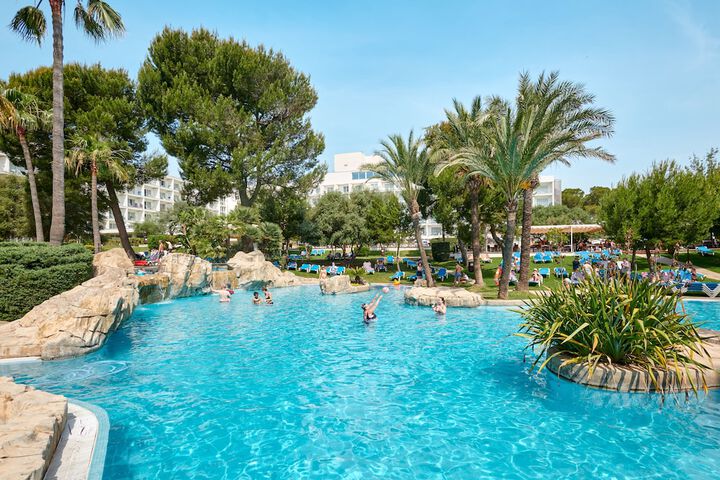 Hotel Pool