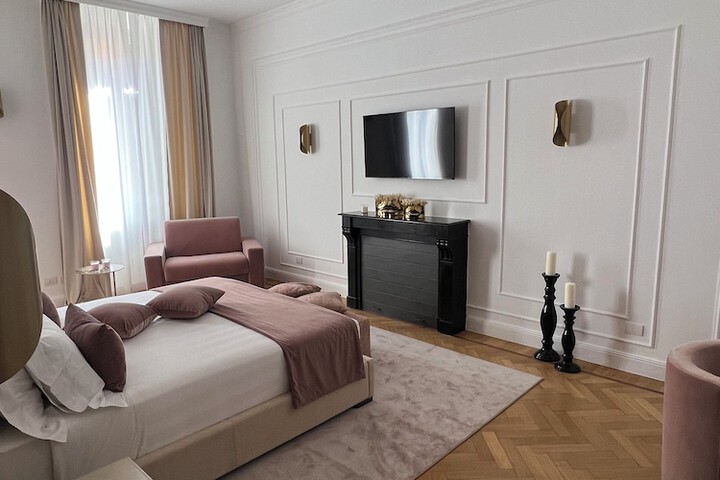 Room 43 of 59
