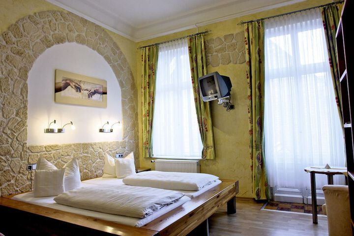 Room 5 of 51